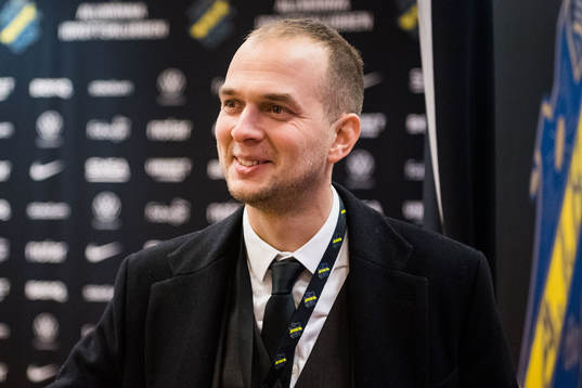 s sportchef Henrik Jurelius