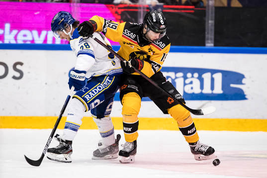 Leksands Justin Kloos och Luleås Konstantin Komarek