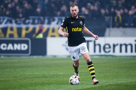 s Sebastian Larsson