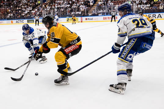 Leksands Justin Kloos och Luleås Julius Honka