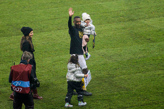 s Henok Goitom med familj