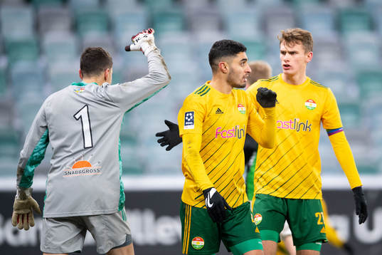 Dalkurds målvakt Jonathan Viscosi, Umit Aras och Arash
