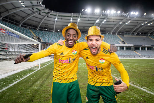 Dalkurds Samouil Izountouemoi och Alex Simovski  jublar