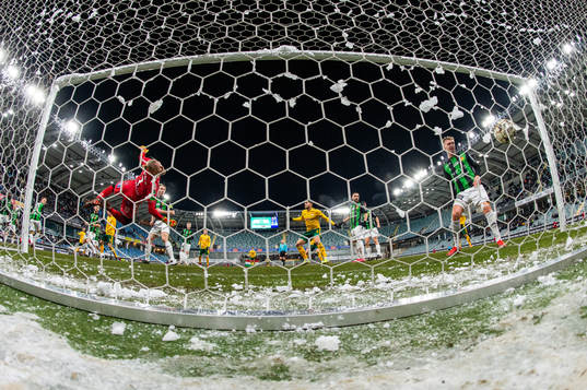 Dalkurds Umit Aras gör 0-1 bakom GAIS målvakt Mathias