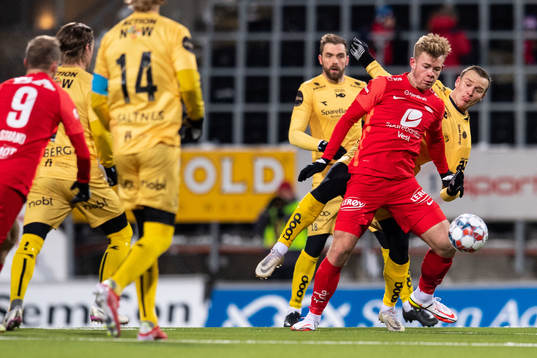 Aune Heggebø of Brann and Marius Lode of Bodø/Glimt