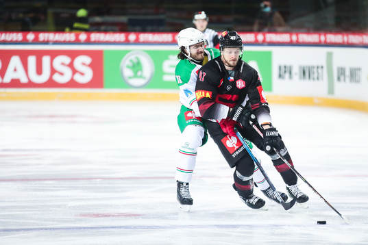 Dennis Everberg of Rögle and Jan Buchtele of Sparta Prag