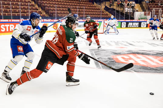 Leksands Jesper Kandergård and Frölundas Johan Sundström
