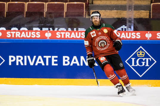 Frölundas Jens Olsson celebrating