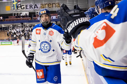Leksands Lian Bichsel celebrating