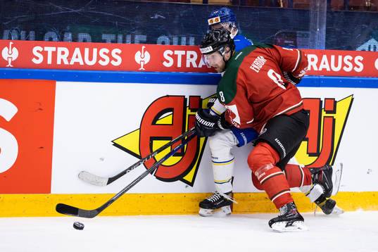 Viktor Ekbom of Frölunda and Isak Rosén  of Leksand
