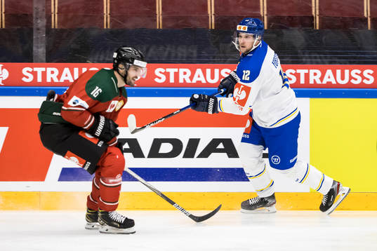 Stefan Elliot of Frölunda  and Fredrik Forsberg  of Leksand