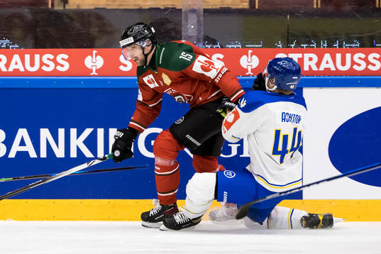 Carter Ashton  of Leksand and Anders Grönlund  of Frölunda