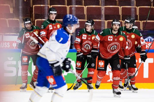 Stefan Elliot  of Frölunda celebrates scoring 2-3