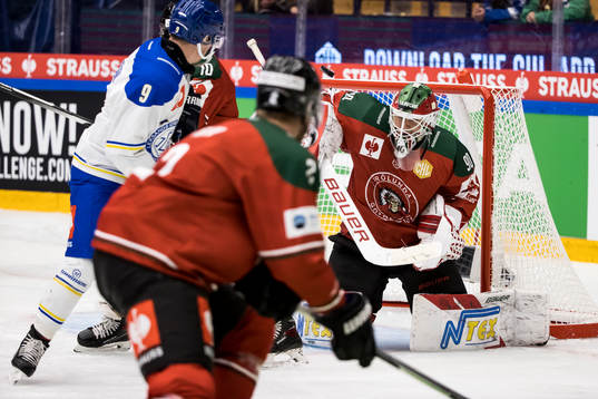 goalkeeper Matthew Tomkins of Frölunda