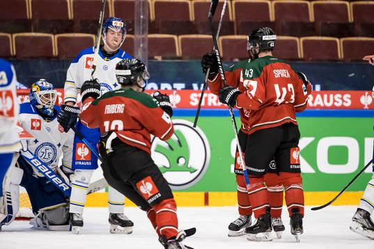 Frölundas celebrating