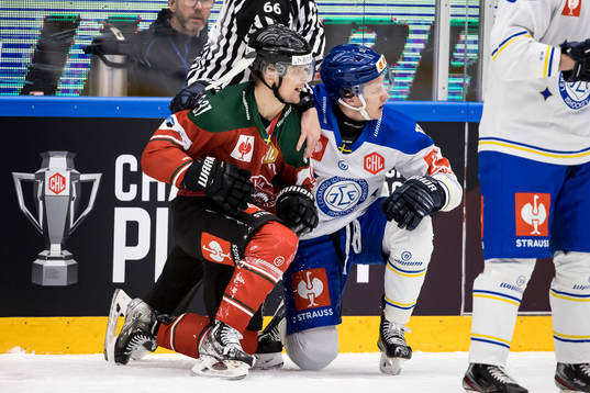 Nicklas Lasu  of Frölunda and Martin Karlsson  of Leksand