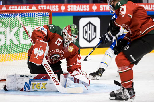goalkeeper Matthew Tomkins of Frölunda