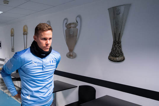 Niklas Moisander in the dressing room