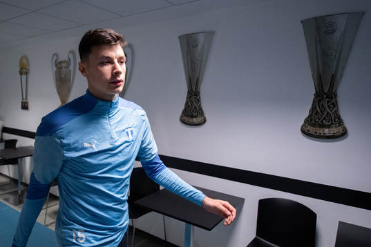 Anel Ahmedhodzic in the dressing room
