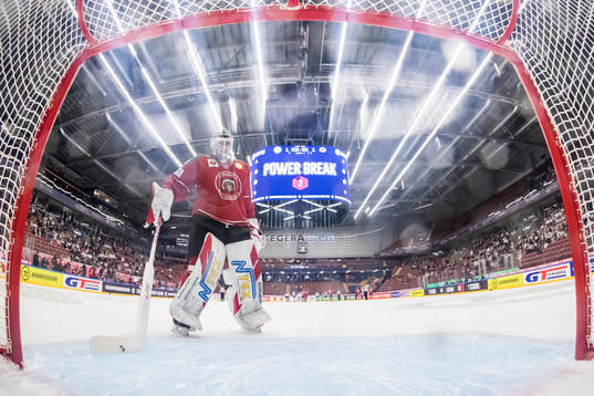 goalkeeper Matthew Tomkins of Frölunda