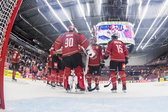 Frölunda celebrating
