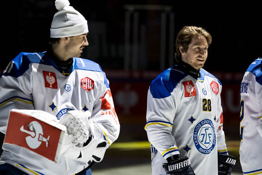goalkeeper Kasimir Kaskisuo of Leksand and Justin Kloos  of