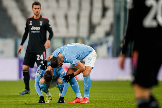 Veljko Birmancevic of Malmö FF in pain
