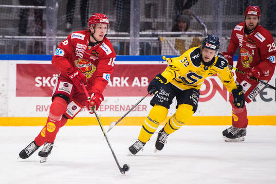 Almtunas Jacob Svensson och Södertäljes Felix Olsson