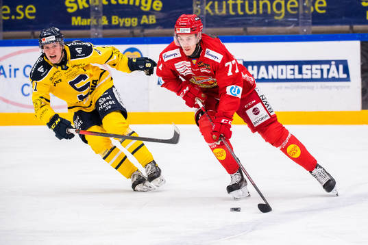 Södertäljes Filip Barklund och Almtunas Sebastian Benker