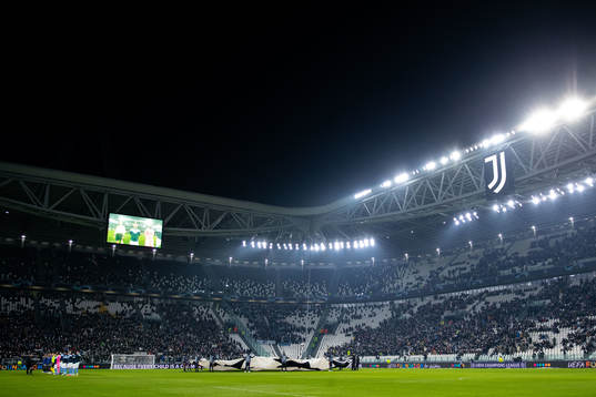 Team of Juventus and team of Malmö FF
