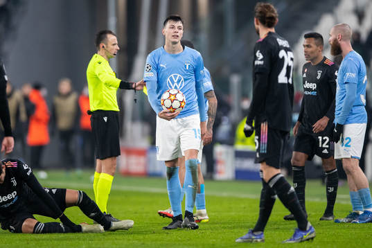 Anel Ahmedhodzic of Malmö FF looks dejected