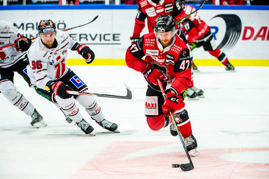 Malmö Redhawks Joakim Ryan mot Örebros Robin Kovacs