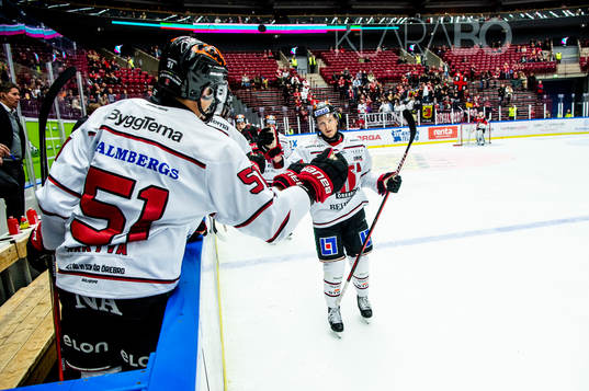 Örebros Gustav Backström jublar med Kristian Näkyvä