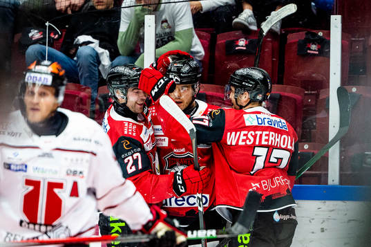 Malmö Redhawks Magnus Pääjärvi jublar