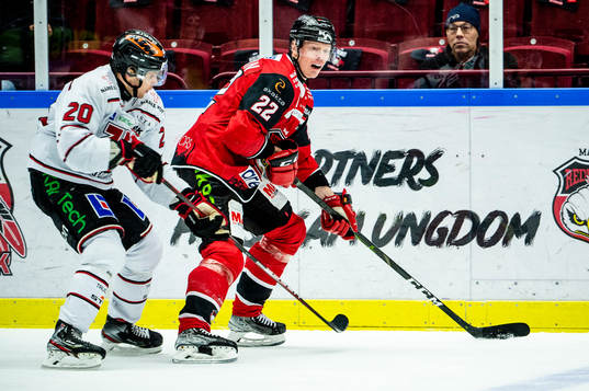 Malmö Redhawks Lars Bryggman mot Örebros Miikka Salomäki