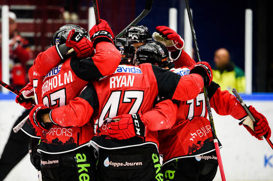 Malmö Redhawks spelare jublar