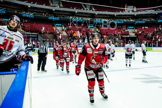 Malmö Redhawks Carl Persson jublar