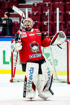 Malmö Redhawks målvakt Daniel Marmenlind jublar