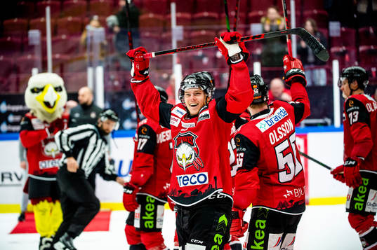 Malmö Redhawks Carl-Johan Lerby jublar