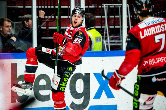 Malmö Redhawks Carl Persson jublar