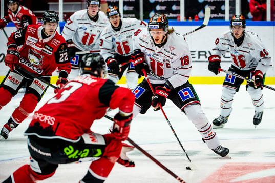 Örebros Rodrigo Abols mot Malmö Redhawks Fredrik