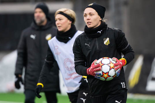 Häckens goalkeeper Jennifer Falk