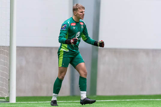 Sogndals målvakt Daniel Sætren jublar