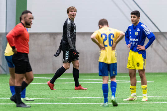 Bröndbys målvakt Malthe Schou reagerar