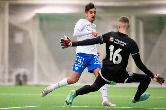 Norrköpings Sebastian Hakim med ett avslut om