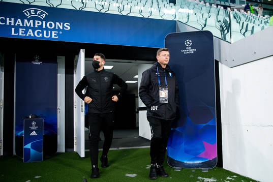 Antonio Colak and Jon Dahl Tomasson, head coach of Malmö FF