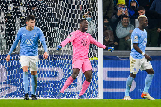 Goalkeeper Ismael Diawara of Malmö FF