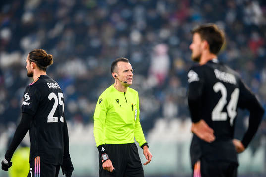 Referee Irfan Peljto
