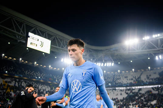 Anel Ahmedhodzic of Malmö FF looks dejected