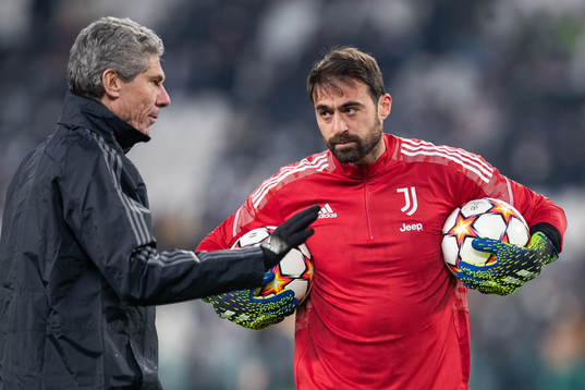 Goalkeeper coach Claudio Filippi and goalkeeper Carlo